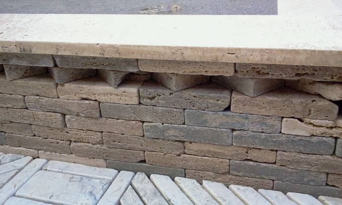 Bricks and special pieces in travertine antique:Antiqua